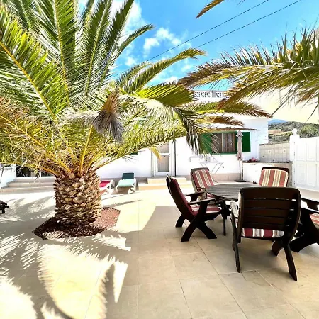 With Private Pool And Sea Views In فيلة *