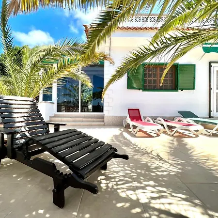 Villa With Private Pool And Sea Views In *