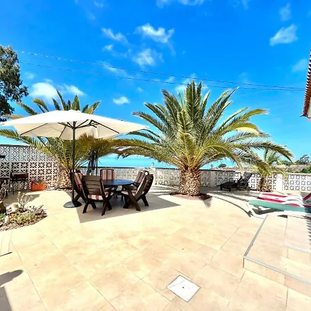 Villa With Private Pool And Sea Views In