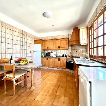 Villa With Private Pool And Sea Views In *