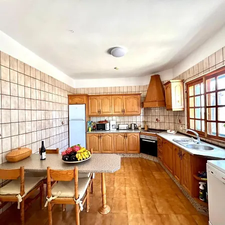 Villa With Private Pool And Sea Views In *