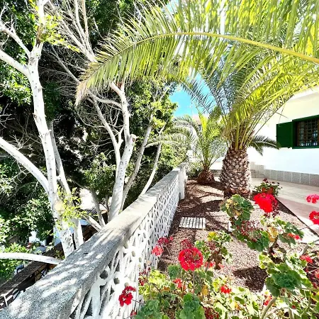 Villa With Private Pool And Sea Views In *
